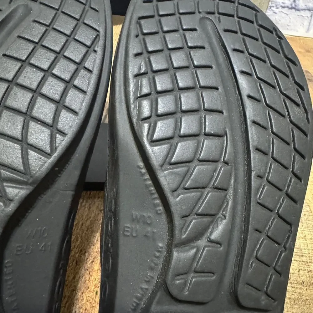 Oofos Sandals 10 Black Oolala Thong Comfort Slip On Recovery Walking Sandals